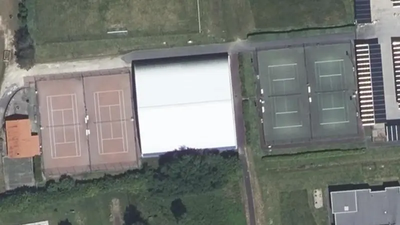 Vue aérienne des courts de tennis : Stade de Petrus