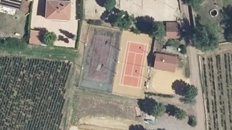 Vue aérienne des courts de tennis : Terrains de tennis de Theizé