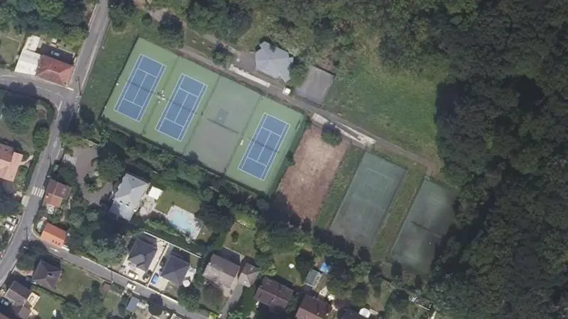 Vue aérienne des courts de tennis : Tennis Club de la Chataigneraie