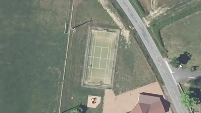 Vue aérienne du court de tennis : Stade la Rambière