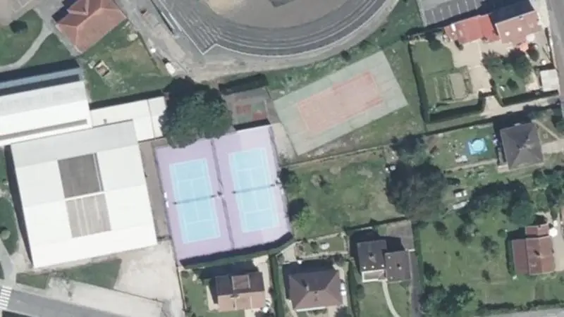 Vue aérienne des courts de tennis : Terrains de tennis de Gray