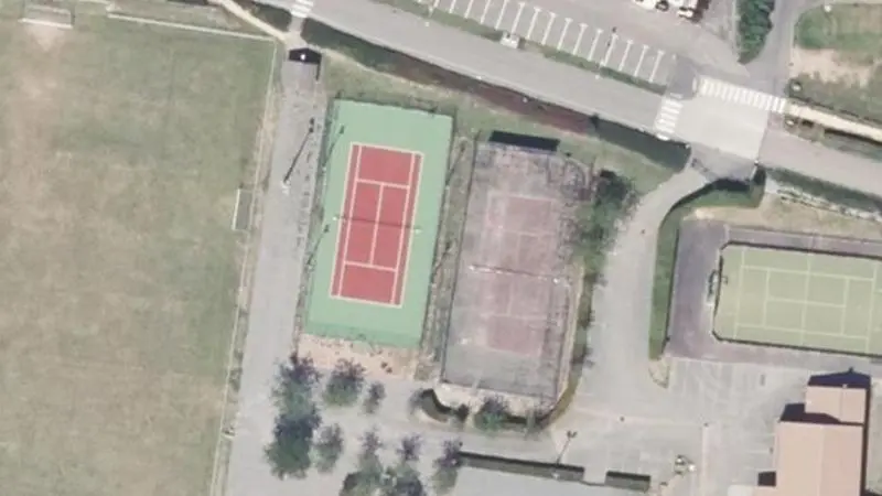 Vue aérienne des courts de tennis : Complexe Sportif de Dompierre-les-Ormes