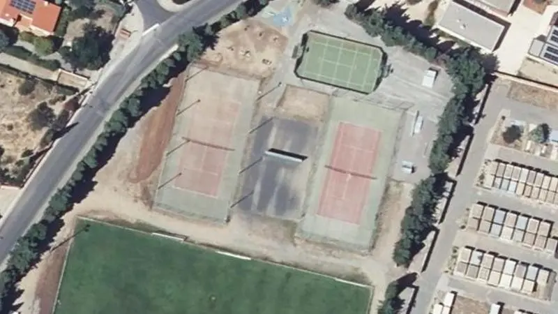 Vue aérienne des courts de tennis : Stade Municipal Serge Torreilles