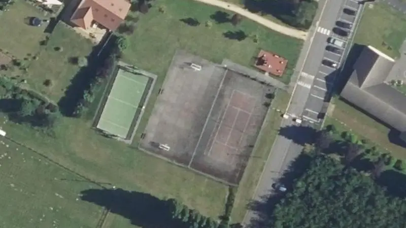 Vue aérienne du court de tennis : Complexe Sportif de Montmacq
