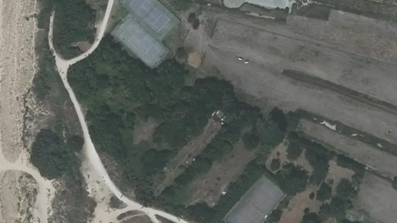 Vue aérienne du court de tennis : Terrain de tennis d'Île-d'Aix