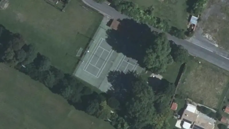 Vue aérienne des courts de tennis : Parc des charmilles