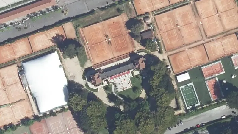 Vue aérienne des courts de tennis : Tennis Country Club Barriere