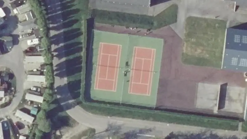 Vue aérienne des courts de tennis : Complexe Sportif de la Charriere