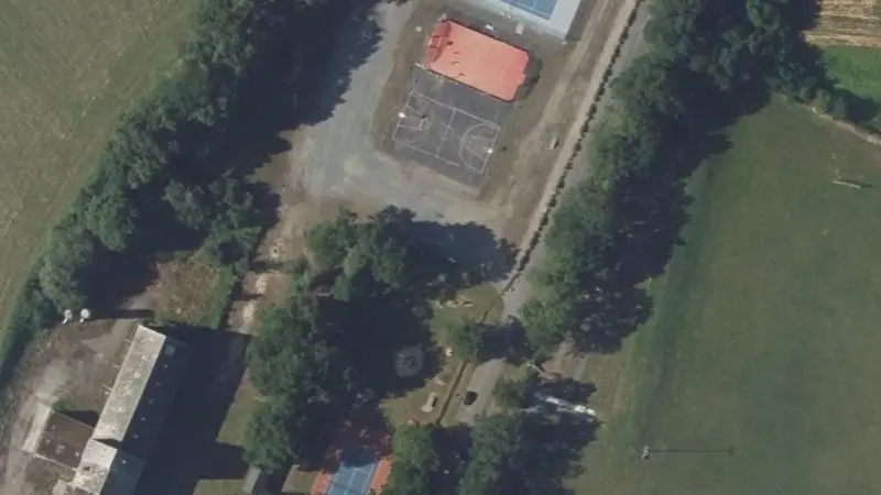 Vue aérienne des courts de tennis : Plateau Sportif de Cluis
