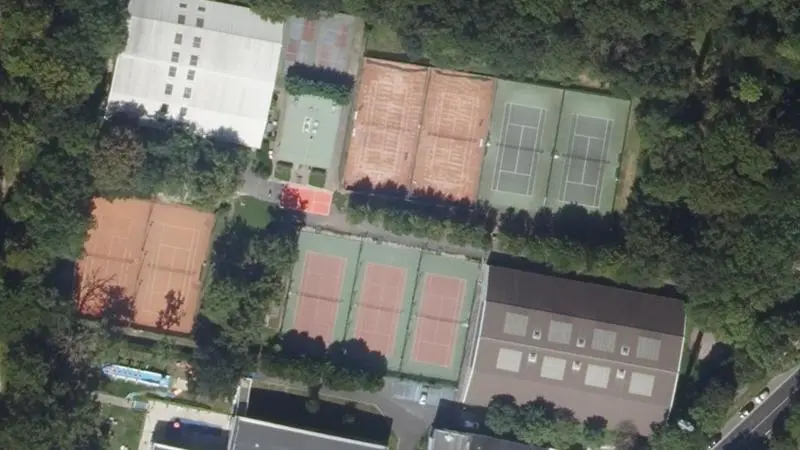 Vue aérienne des courts de tennis : Complexe Sportif de Mennecy