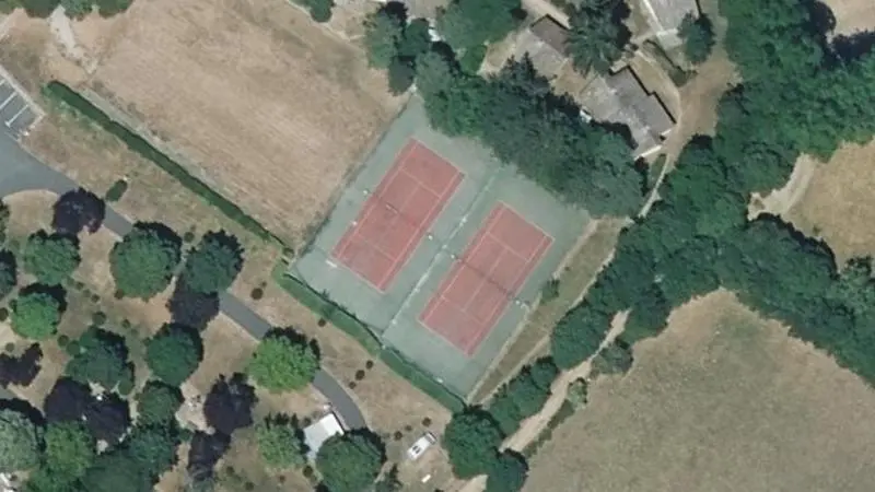 Vue aérienne des courts de tennis : Espace multisports de la Vignogue