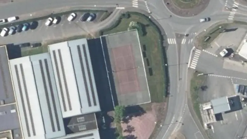 Vue aérienne des courts de tennis : Complexe sportif de Mauron