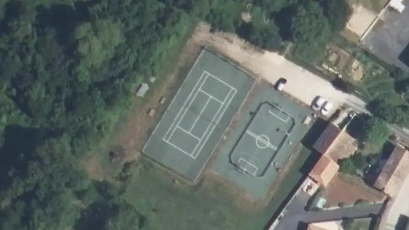 Vue aérienne du court de tennis : Aire de Jeu