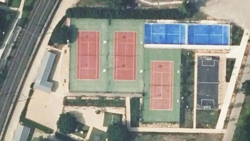 Vue aérienne des courts de tennis : Complexe Sportif de Vernaison