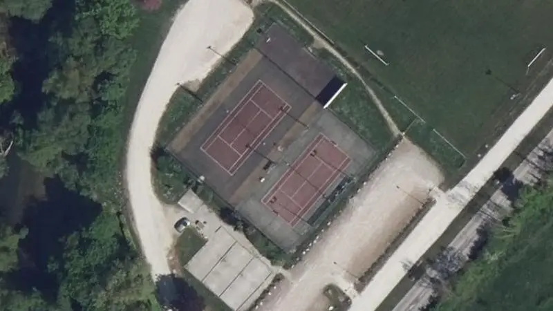 Vue aérienne des courts de tennis : Espace sportif André Drouilly
