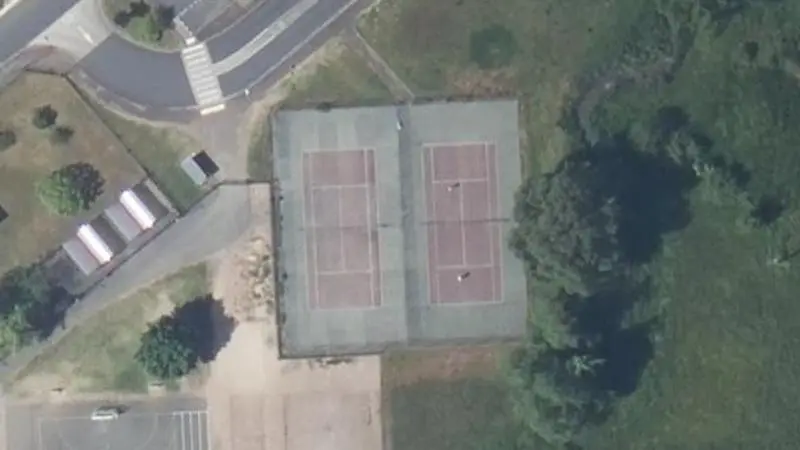 Vue aérienne des courts de tennis : Terrains de tennis de Lencloître