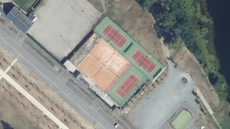 Vue aérienne des courts de tennis : Site des Halles
