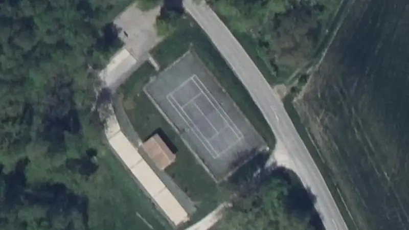 Vue aérienne du court de tennis : Terrain de tennis de Passy-Grigny