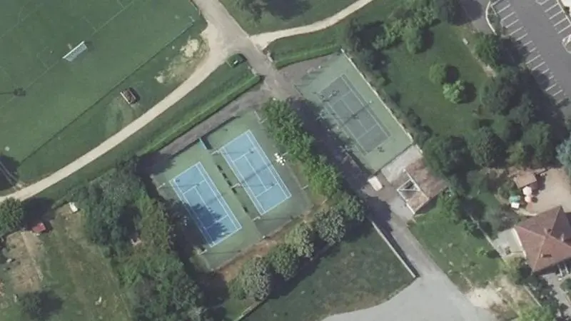 Vue aérienne des courts de tennis : Stade Robert Olive