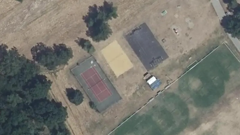 Vue aérienne du court de tennis : Le Verdeau (Stade Jacques Gerard)