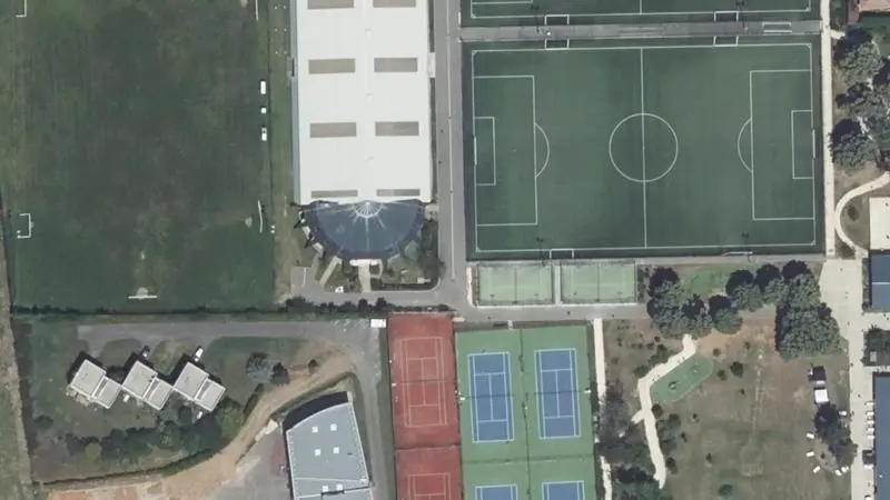 Vue aérienne des courts de tennis : Parc des sports Raymond Troussier