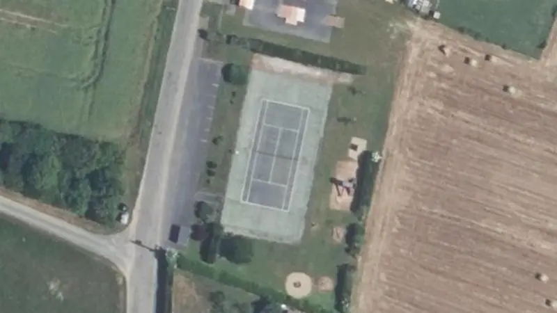 Vue aérienne du court de tennis : Terrain de tennis de Maisonneuve