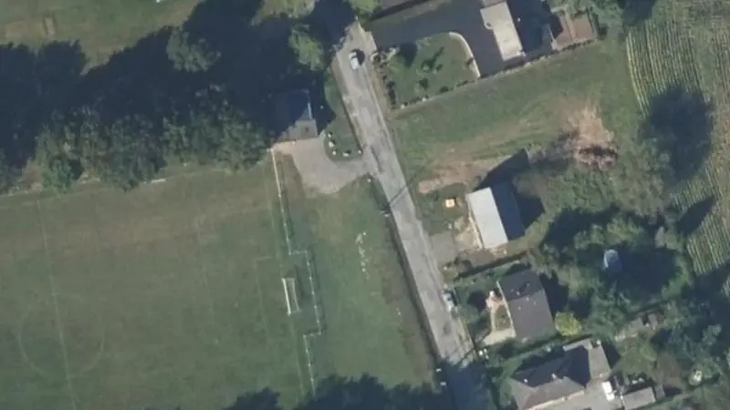 Vue aérienne du court de tennis : Complexe sportif de Saint-Ganton