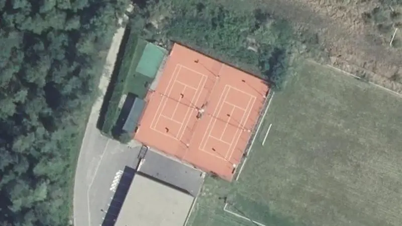 Vue aérienne des courts de tennis : Complexe Sportif d'Houssen