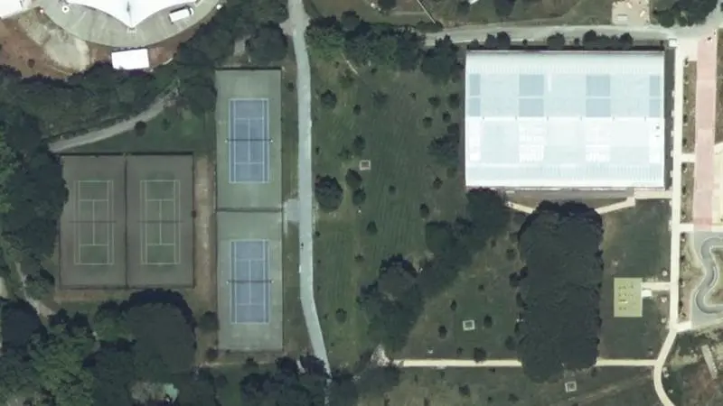 Vue aérienne des courts de tennis : Base de Sports et de Loisirs des Argoulets