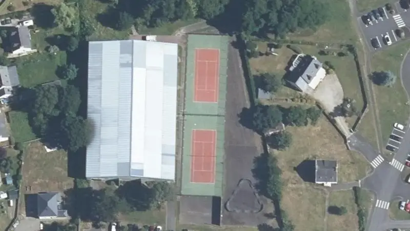 Vue aérienne du court de tennis : Tennis Club Amicale Laïque