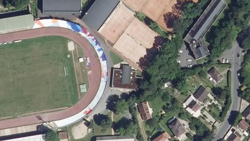 Vue aérienne des courts de tennis : Club de tennis de Creil (CAT)