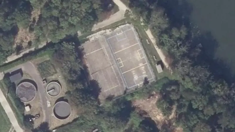 Vue aérienne des courts de tennis : Terrains de tennis de Lamarche-sur-Saône