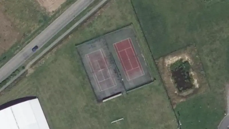 Vue aérienne des courts de tennis : Tennis Club de Montdidier