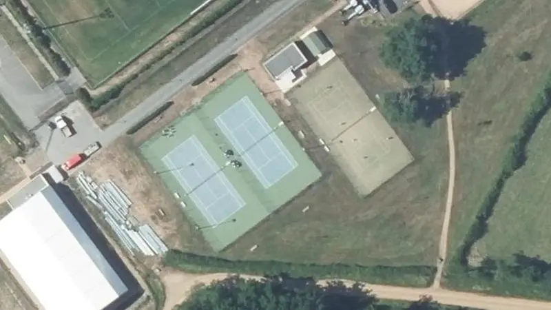 Vue aérienne des courts de tennis : Complexe Sportif de Domérat