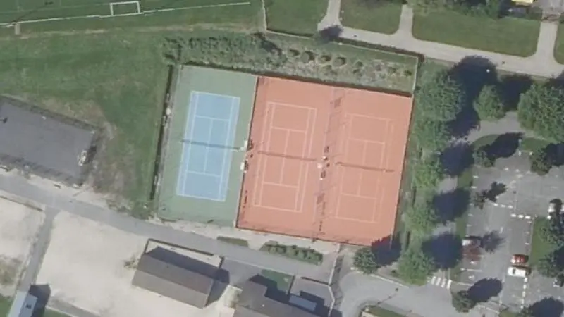 Vue aérienne des courts de tennis : Complexe Sportif Jacques Chardes