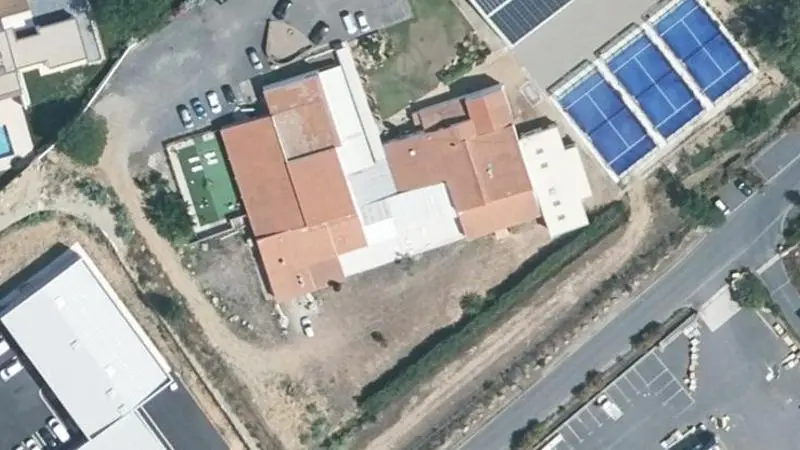 Vue aérienne du court de tennis : Les Crocodil'S