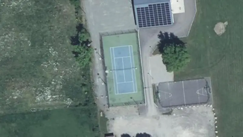 Vue aérienne du court de tennis : Terrains de Sport de Marclopt