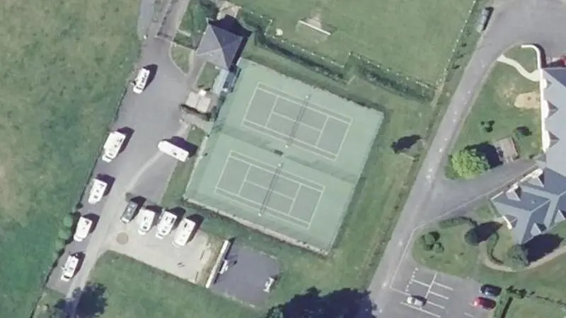 Vue aérienne des courts de tennis : Clécy Tennis Club